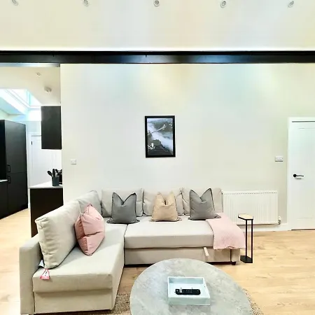 Cotham - The Stables * Bristol