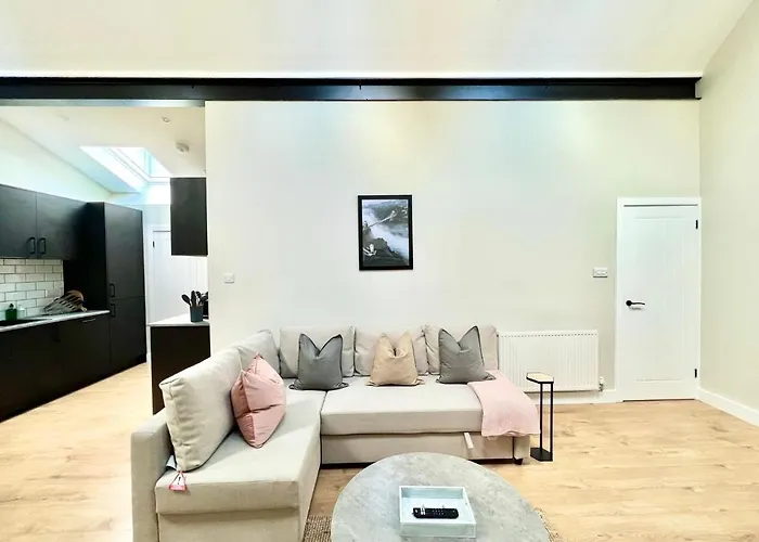 Cotham - The Stables * Bristol