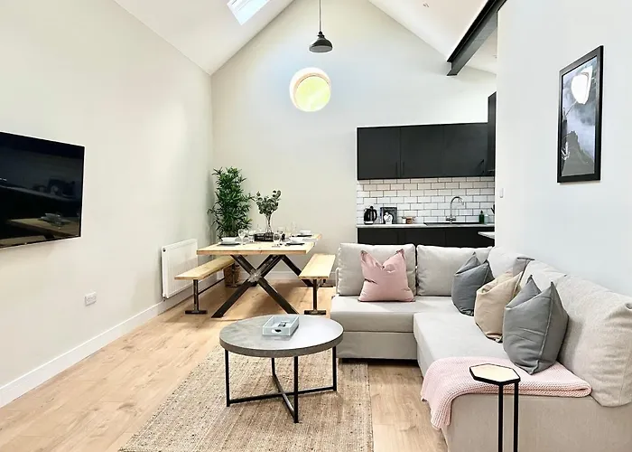 Cotham - The Stables *