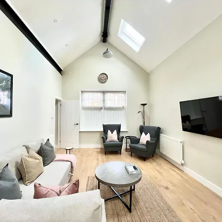 Cotham - The Stables Apartment *