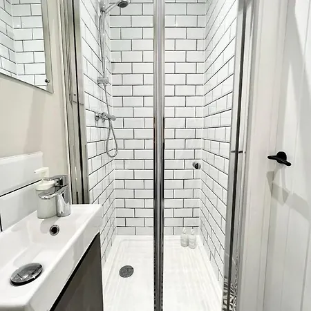 Cotham - The Stables Apartment *